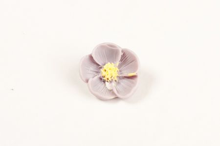 Bouton Fleur Mauve Coeur Jaune