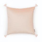 Coussin carré à pompons en velours lisse coloris rose poudré