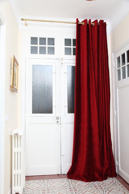 Rideau de porte sur-mesure en velours rouge theatre