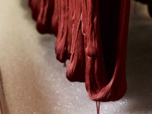 Echeveaux de soie rouge garance Echeveaux de soie rouge garance