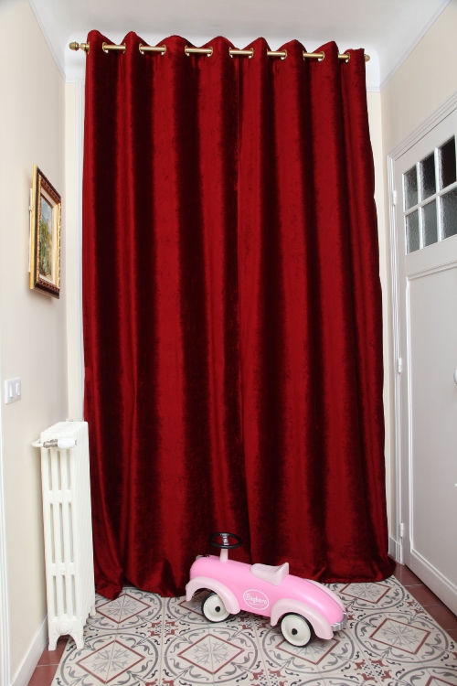 Rideau de porte sur-mesure en velours rouge theatre