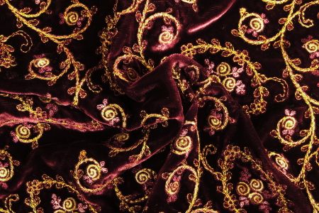Velours de soie Brodé arabesques fleuries