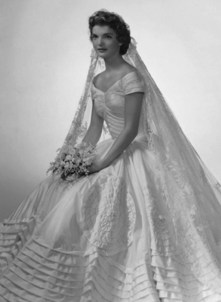 Jackie Kennedy dans sa robe de mariée